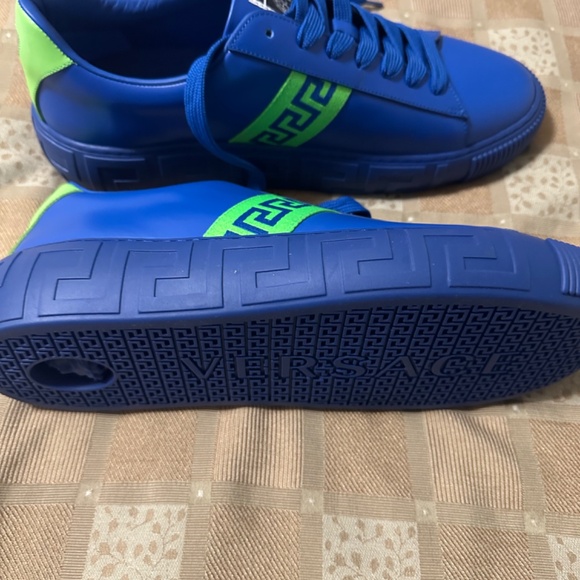 Shoes - Picture 5 of 6